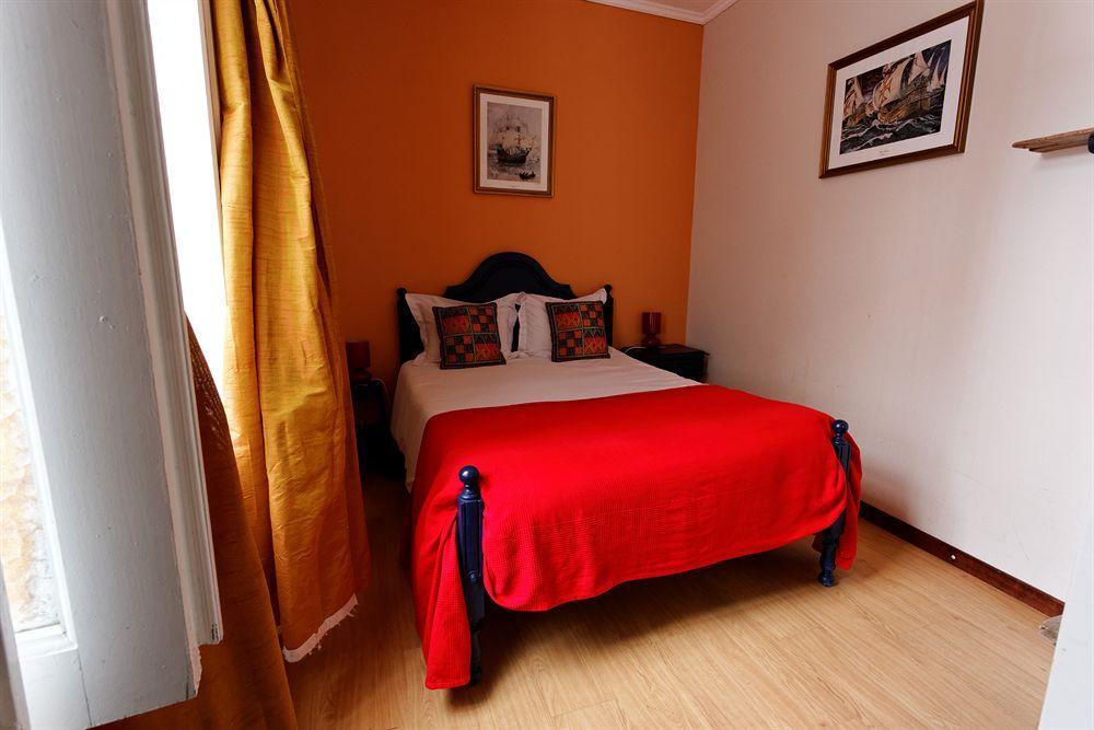 Alvares Cabral Guesthouse OOporto Esterno foto